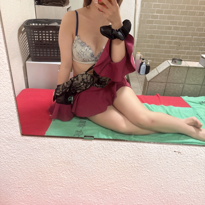 💕Mさん、昨日は初めてのご来店ありがとうございました〜！💕

仕事終わりでお疲れだったはずなのに、Mさんのエネルギーはすごかったね😍💪 きょうかとの時間を楽しみに来てくれたのが伝わって、嬉しかったよ😘

Mさんは話し上手だね！きょうかのことをたくさん聞いてくれて、緊張もほぐれたし、すごく楽しい時間だったよ😆💕 Mさんのおかげで、きょうかの緊張もすぐに解けたね😉

プレイの時は、Mさんの反応が良すぎて、きょうかも我慢できなくなっちゃった😳💦 気持ち良すぎて、時間を忘れちゃったね😘🔞

Mさんがきょうかのスベスベお肌を褒めてくれたのも嬉しかったなぁ😍 肌と肌が触れ合う感触、最高だったね💕

初めてなのに、あっという間に時間が過ぎて、名残惜しかったよ😢 でも、また会える日を楽しみに、きょうかも頑張るね！💪

Mさん、素敵な時間をありがとう❤️ また会える日を楽しみにしてるね〜！😘🌟