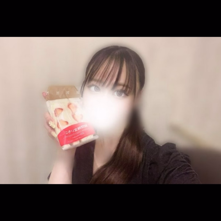 お兄さまたちこんばんは🧸🌙
めるです♡



初出勤ありがとうございました🌷
先程退勤いたしました🕯✨



初日からたくさんのお兄さまが
めるのこと見つけて
会いに来てくれたお陰で
完売御礼でした🈵🈵🈵



差し入れまでくださる
お兄さまがいて
優しさに囲まれすぎて幸せ💞



次回出勤16:00~LASTになります🆙
お時間合うお兄さま
ぜひお誘いください🎶



では初日ありがとうございました🧸♡



🎀める🎀