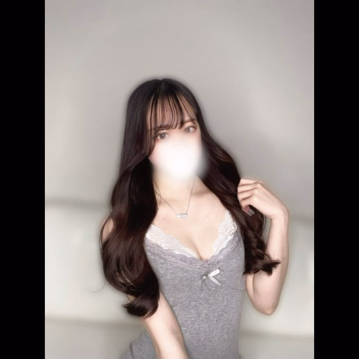 お兄さまたちこんばんは☽ ⋆°
めるです♡


本日はお休み頂いてしまい
すみませんでしたm(_ _)m
もうすっかり元気なので
明日から予定通り
16:00~LASTにて出勤いたします！⟡.·



明日から月曜日で
憂鬱〜〜> < ՞って
お兄さまがまた1週間頑張れるように
めるが癒しますね…♡



たくさんのお誘いお待ちしてます♬




める