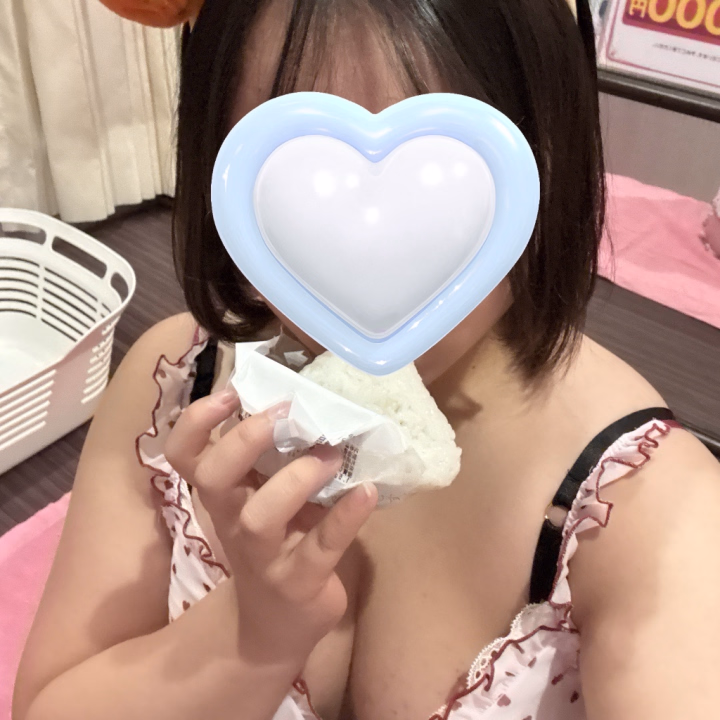 やっほ〜！ねるだよ😊

今日も9:00〜17:00出勤！

大好きな明太子おにぎりで
元気チャージちう✨
