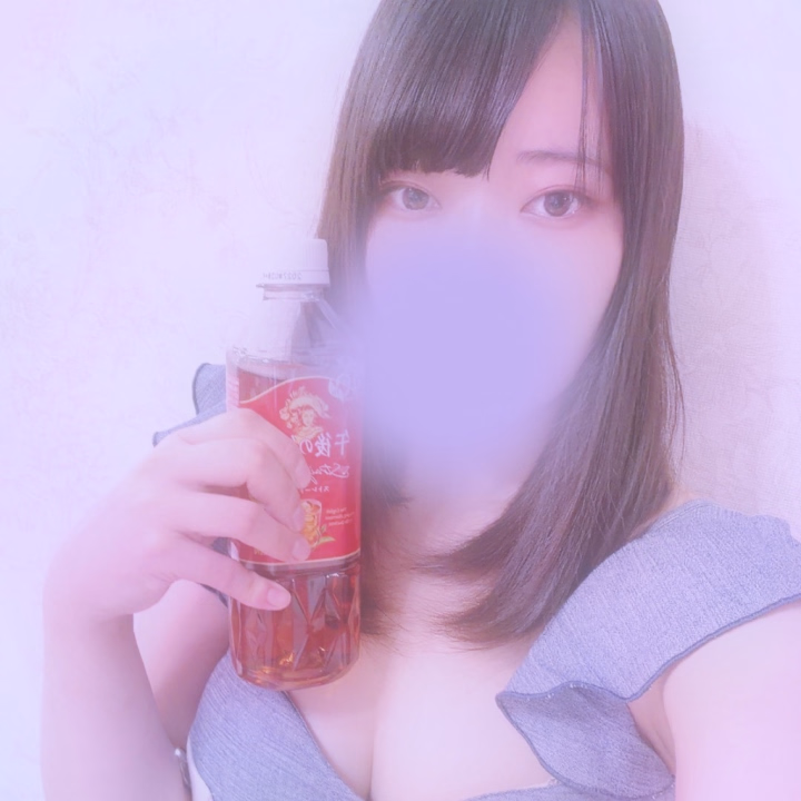 おはようございます☀️

本日出勤8:00~15:00です！

最近こればっかり飲んでます🙌

一緒に遊びましょう🥰