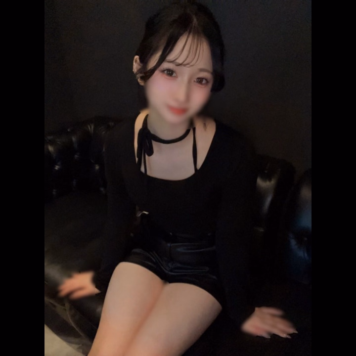 すなおです✨

18時半から出勤しました♡

24時までいます😊


雨？、降ったりやんだりだと思うけど関係なしにすなおに会いに来て🥺🩷

まってるね
