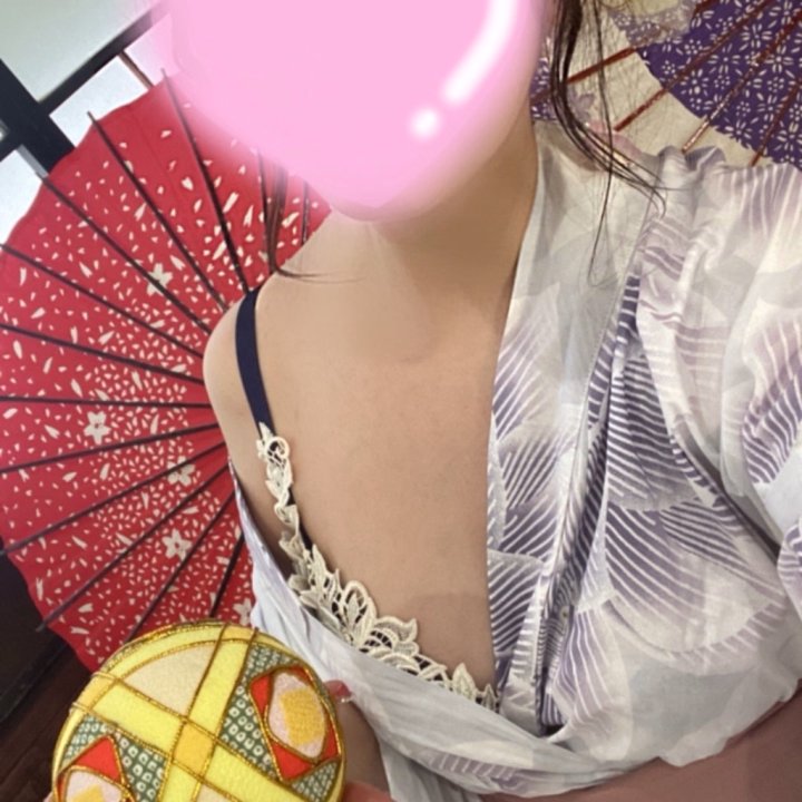 昨日は雨の中たくさんお誘い
ありがとうございました🎶


今日も出勤してます😗💕
今日が終わるとまた来週まで空いてしまいます！
会いにきてくれたら嬉しいです🫶🏻

VIPなしの方がお互いに気持ちよくなれておすすめ🥺💗