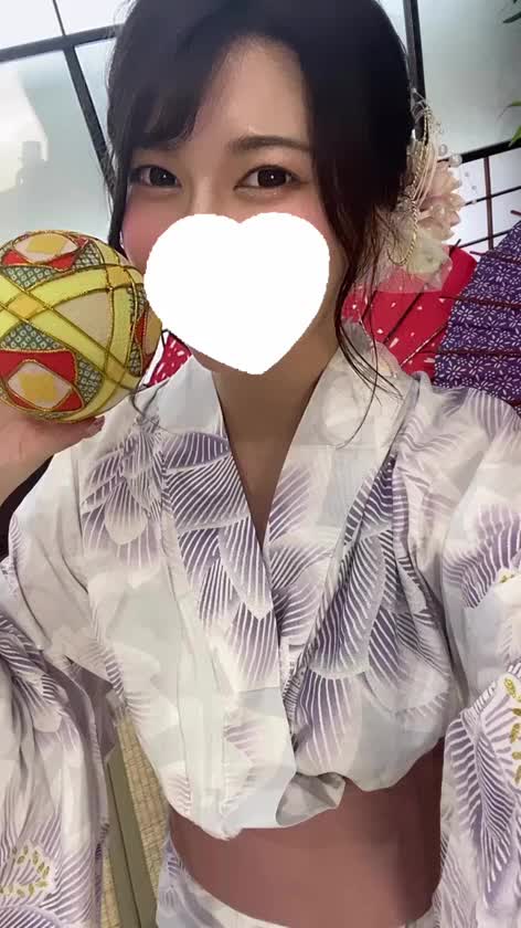 出勤しました^_^♡

なんか今日お祭りー！？
人すごかったけど歩いてて楽しかった👼🏻💕
屋台はイカ焼きがすき🦑笑


お祭り帰りにでも涼みにきてね💕
夏の思い出一緒につくろ💗