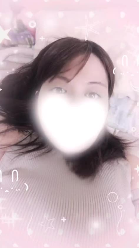 💌ゆめかからお兄さま方へ🌙写メ日記✨
本日休みでした📅🌿☁️💤
お兄さま方、仕事お疲れ様でした🙇‍♀️✨🍵
今日もほんっとうに暑い1日でしたね☀️🔥🥵
体調は大丈夫ですか…？😢💓
水分たっぷり摂って、ゆっくりゆったり休んでくださいね🍉🧊💆‍♂️💕
 
ゆめかは本職終わりにお買い物に行ってきました🛍️🎀🥰
わくわく楽しい時間になりました💫💐✨
 
次の出勤はまだ未定です📝💭🍀
決まり次第すぐお知らせしますね💌🌟
ふんわり穏やかな素敵な夜をお過ごしください💤💖✨
🤍🫧🤍🫧ゆめか🤍🫧🤍🫧