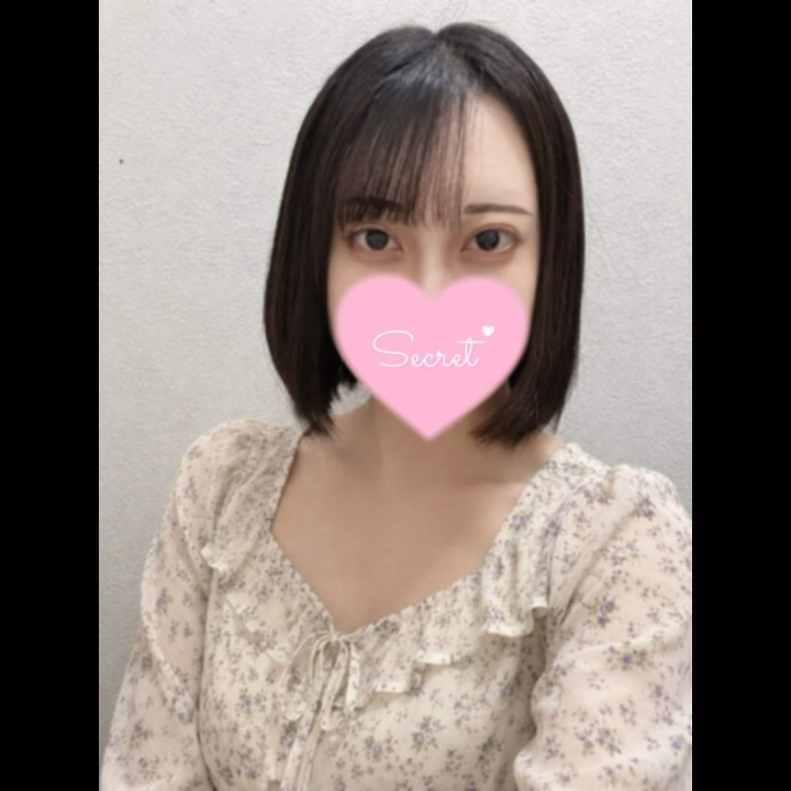 こんにちは！さらです！

11:00〜21:30まで受付で出勤します♡

お兄様と楽しい時間を過ごしたいです♪

今日はどんなお兄様に会えるかな？？

楽しみに待ってます♡