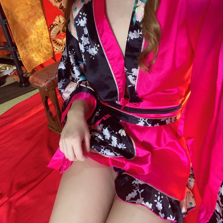 こんばんはー！

あしチラ見せー✨✨

もう金曜なのなんか今週はやかったかも！！
日曜はVIVANTがあるので今とても日曜が楽しみです🐱笑