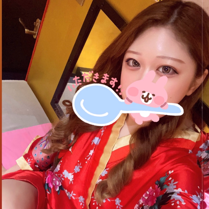 おはよー!
今日赤の衣装で嬉しい😻💕
なんかめっちゃどうでもいい話なんだけど、最近赤色が好き❤️笑
派手で似合わないなーと思ってたけど、王道といえば赤なので赤が似合う女性になりたいなーと🙂↕️✨
まあくららのどうでもいいお話はここまでにしておきます笑笑
米子、ラスト2日!!
東京に帰る前にたくさん会いにきてね🫶🏻