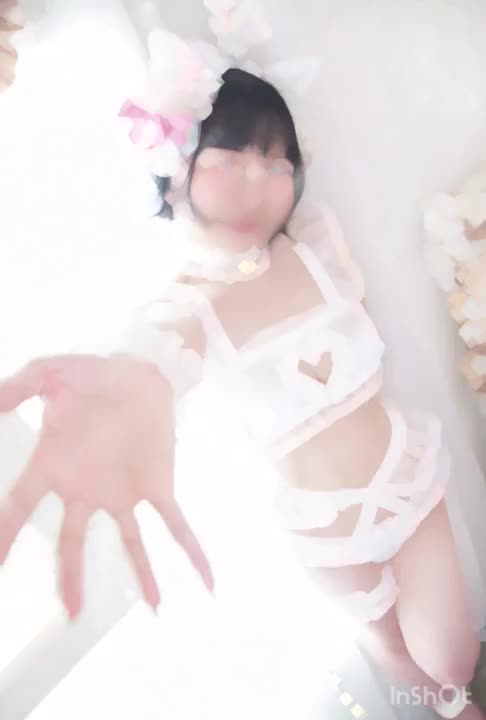 おはようございます！せりです🍀



急遽ですが！本日18:00〜23:00で出勤することになりました🕊✨



土曜日の夜、せりとまったりイチャイチャ過ごしてくれるお兄様いないかな〜？💭



急な出勤なので、まだご予約ゼロで寂しい状態です🥹💦


お時間合いそうなお兄様、ぜひお誘いお待ちしてます🩷



そして…知らなかったんだけど、この週末って台風の予報だったんだね😳



もう逸れたみたいで安心したけど、今日はそのぶん暑くなりそうで…💦



お出かけの際は熱中症にも気をつけてね☀️
せりのおすすめは、相変わらずポカリスエットです🩵笑



今日1日楽しんでこー❣️