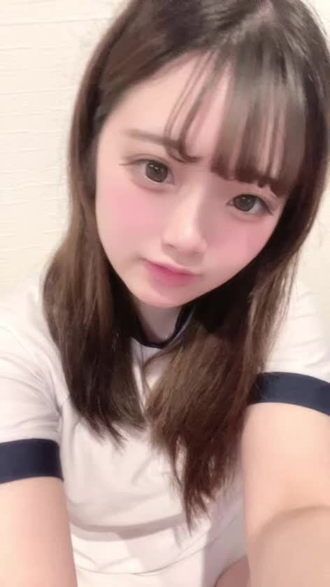 ほんとに全部感じちゃう体質なの…。
どこを触られても、すぐ気持ちよくなっちゃうの🥺💞

キスされた瞬間とろ～んって溶けるし、
首筋や耳をふわっと撫でられるだけで
声が漏れそうになるくらい敏感で…///

お♡ぱいも触られたら
すぐピクッて反応しちゃうし、
お口でしてるときに
お兄さんの表情見るのがたまらなくて…
気づいたら夢中になってるの🫦💗

じんわり優しく責められるのも、
激しく求められるのも、
どっちもだいすき。

いっぱい汗かいて、
いっぱい乱れて、
いっぱい一緒にイきたいな…🩵

かいりの全部、
ぜんぶ味わってほしいの♡

会いに来てくれるお兄さん、
待ってるねーー！！