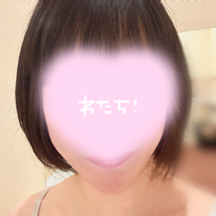 こんにちは！あゆりです！
目一杯の顔で失礼します✨

今日は15時〜23時で出勤してるよ〜😽
今日は平日かと思いきや祝日なので出勤だよ㊗️

明日からまたお仕事だけど、会えたらうれしいな🥺💓

今日お店に来る前にご飯食べて来たんだけど、、そこから歩いてる時に空から鳥が降ってくるの目撃してドキドキした😭
鳥苦手だから急いで逃げたよ😭