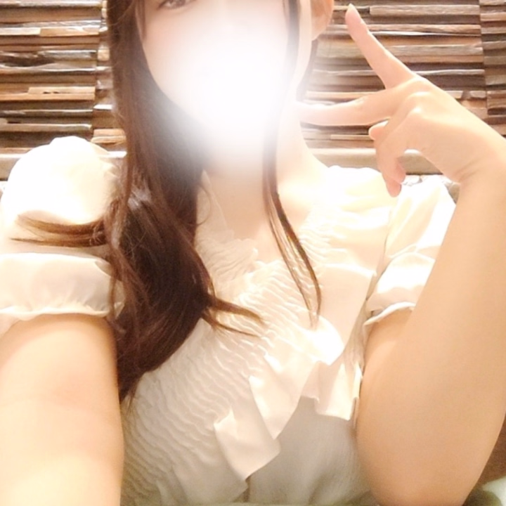おはよ♥️

今日久々の出勤です☺️
楽しんでもらえるように頑張りますので
よろしくお願いしますね♥️

満枠ですが
朝7時までお部屋都合つくかぎり
お時間超えてお受けできるかたちにしています。