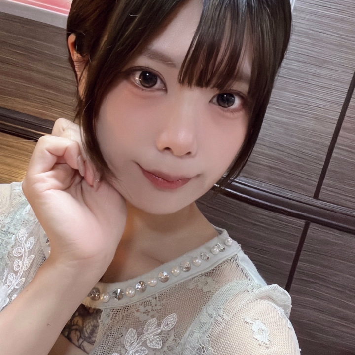 出勤致しました✨
今週は月火木金7-13時でおります😊
今日はちなみに落ち着いております😊
ご予約お待ちしております🙌🏻

休みの日はマイケルをみました
ﾎﾟｩ