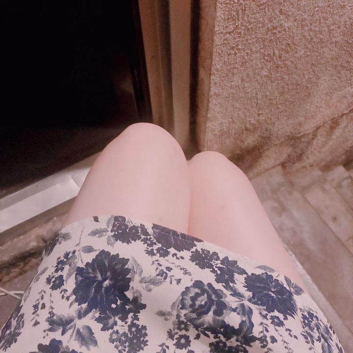 出勤しました🙌


今日はお花のワンピースにしました🥰
ふわふわでかわいいです！

まだ空き枠あるのでお仕事終わりに癒されに来てください🥰待ってます✨✨

トークもたくさんしようね💌