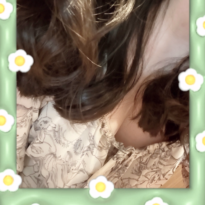 こんにちは すいれんです！
今日17-出勤です、よろしくお願いします🥰

今日もまた頭痛😹

気圧の変化で最近体の調子が良くないけど頑張るぞー！(๑و•̀ω•́)و

メッセージありがとうございます✨
ちゃんと見てます👀
GWも頑張ってでたいなと思ってるので
よろしくお願いします🥰🙌