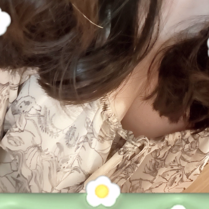 今日は出勤からラストまでありがとうございました！
明日は17-23まているのでよろしくお願いしますΣ( ˙꒳​˙  )

優しい人ばかりで嬉しかったです🥰
出張の方もお仕事終わりの方もありがとうございました✨
パブロン見て心配してくれた人もいました😹😹
少しだけマシになったのでチョコラBB飲んで寝ます🫧おやすみなさい！

今日もよろしくお願いします✨✨