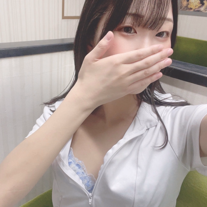 やほ✨️
出勤してます☺️
今日珍しくラストまでいるので遊びに来て〜！！

イチャイチャ不足すぎる😭

今日もイチャイチャしよね💕