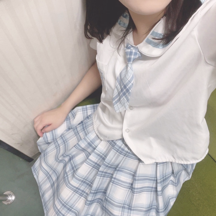 おはよ！
旅行に行ってて写メ日記投稿し忘れてた💦

少しだけど来てくれたお兄様に旅行のお土産渡します✨️☺️
先着順！

今日雨やけど20時まで待ってます☺️