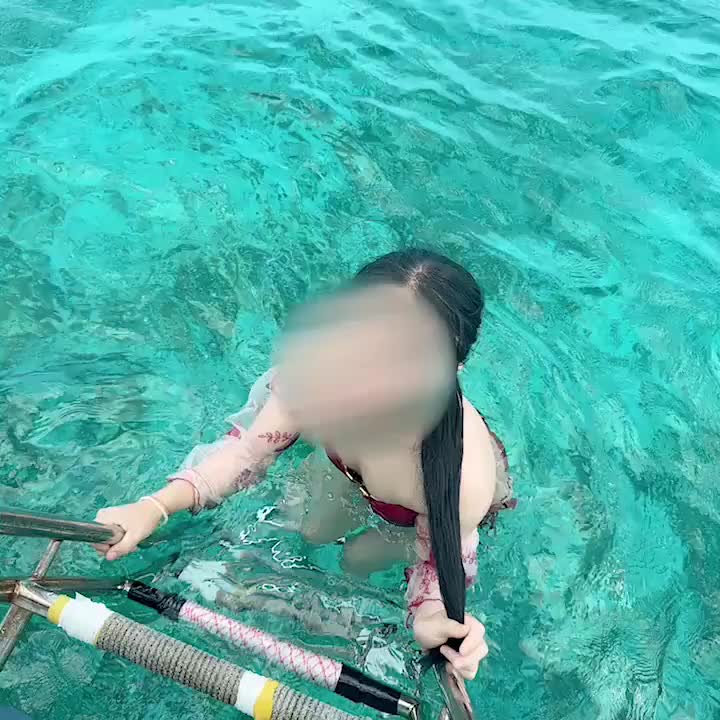 昨年沖縄にて
撮影をしていただいたのですが、
季節外れではありますが
冬の水着はどうかな？

このときは6月でしたが
結構日射も強く
気温もかなり温かくて
過ごしやすかったです(๑˃̵ᴗ˂̵)و 

実は来月も行くため
また違ったのも載せられたらと
思っております♡

意外にも撮影には
力を入れているので、
色々と魅せられたら嬉しいです✨
