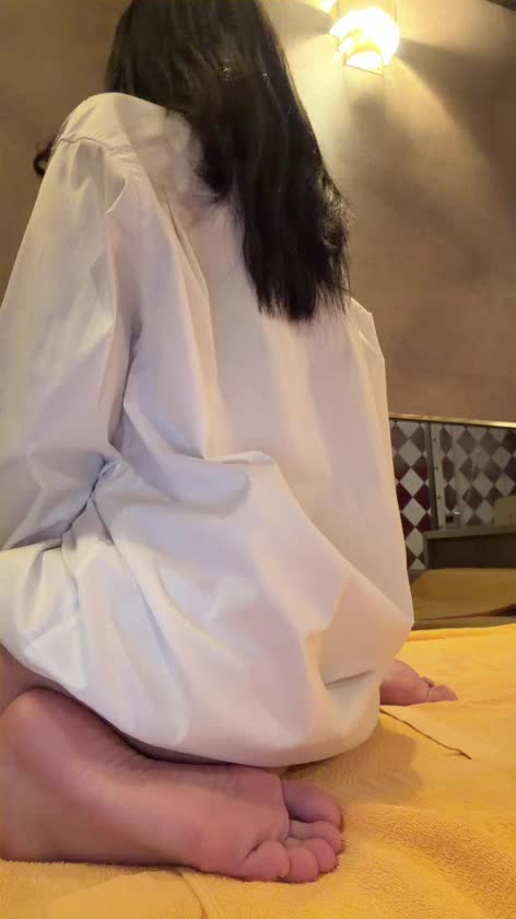 あれれ、すすきのが静かなご様子😗💭

みんな4月は忙しいのかな〜…

疲れたら、まずはやけ酒よりも

さとみだよ〜っ🍺

お酒買って来てくれたら
付き合うぜぇ🍶っていう気持ち🥴

おつまみは茎わかめご用意してます🙂‍↕️笑